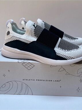APL Youth Tech Loom Bliss Slip On Sneakers New In Box